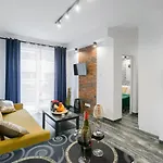 Lumina Cozy Near Manufaktura 아파트 *